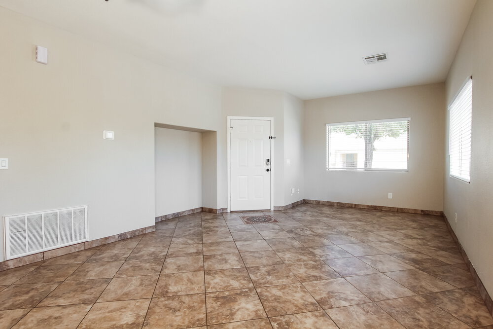 Building Photo - 7210 S 8th Pl