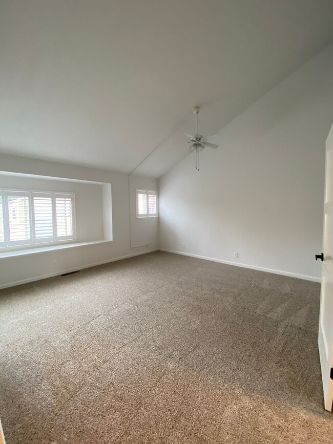 Building Photo - Cambrian 3 bed 2.5 bath townhouse available!