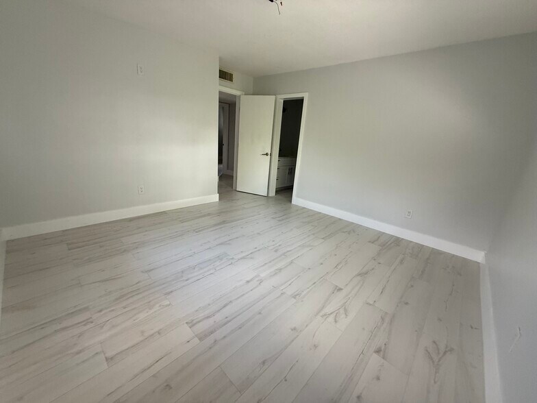 Master Bedroom - 7142 SW 22nd St