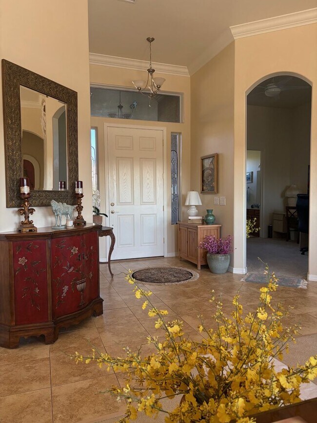 Building Photo - FULLY FURNISHED LUXURY HOME ON GOLF COURSE