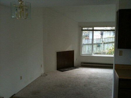 Building Photo - 1546 - Edgewood Triplex