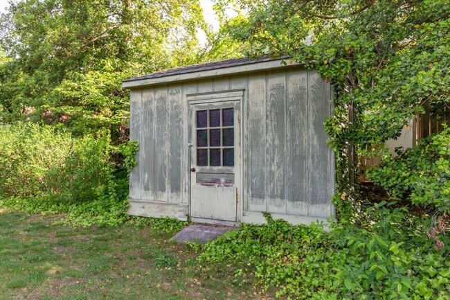 Building Photo - 1424 Brent St