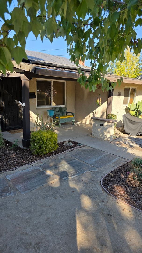 Building Photo - EAST SAC - FURNISHED