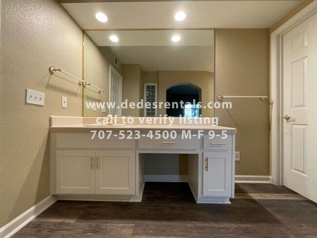 Building Photo - 2038 Stonefield Ln