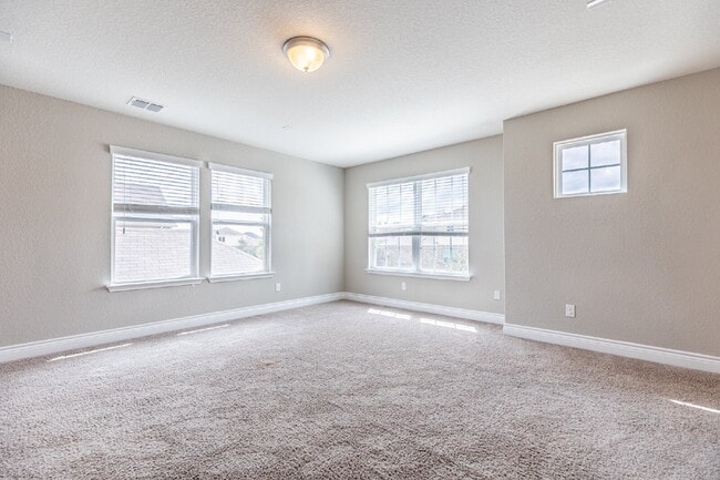 Building Photo - 27462 Paraiso Sands