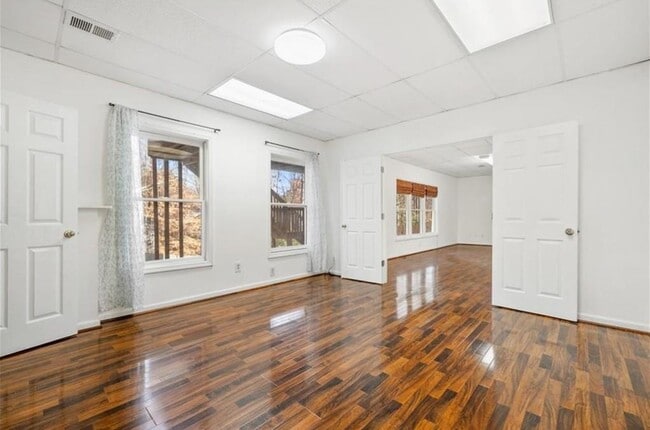 Building Photo - 10895 Glenbarr Dr