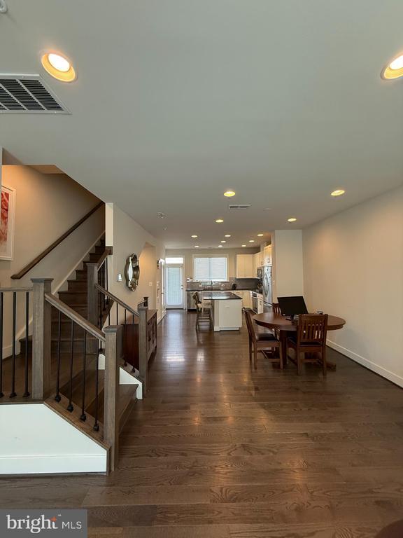 Building Photo - 6611 Eames Wy