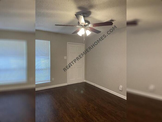 Building Photo - 11301 Donnie Dr