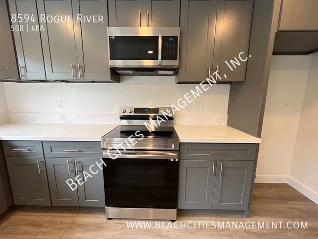 Building Photo - 8594 Rogue River Ave