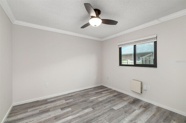 Building Photo - 4814 Country Oaks Blvd