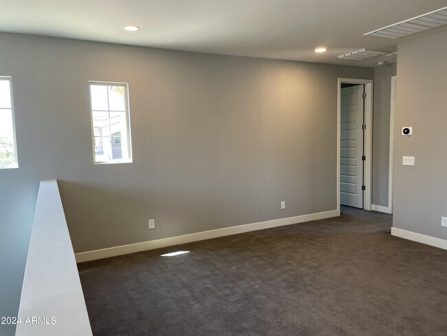 Building Photo - 4624 E Vista Bonita Dr