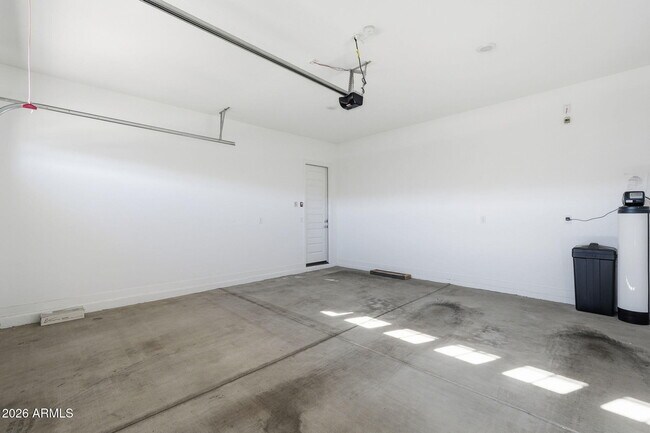 Building Photo - 204 E Taurus Pl