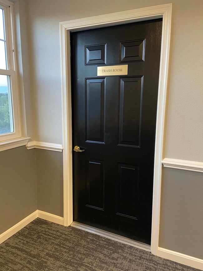 Building Photo - 1521 Spring Gate Dr