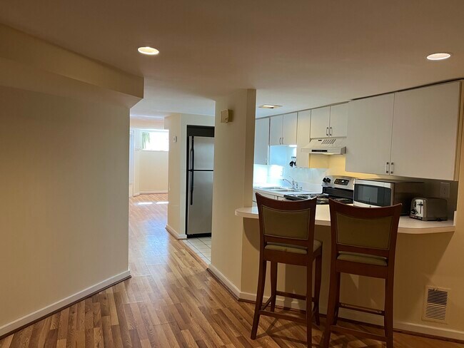 Building Photo - 1825 Swann St NW