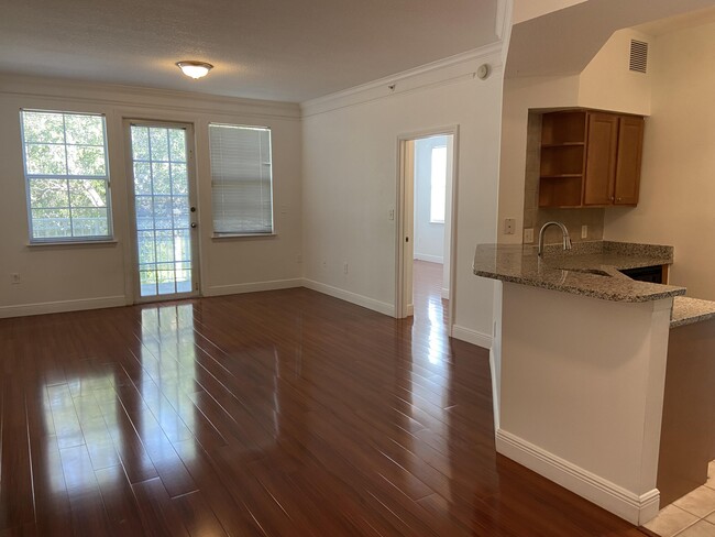 Building Photo - 9825 Baywinds Blvd