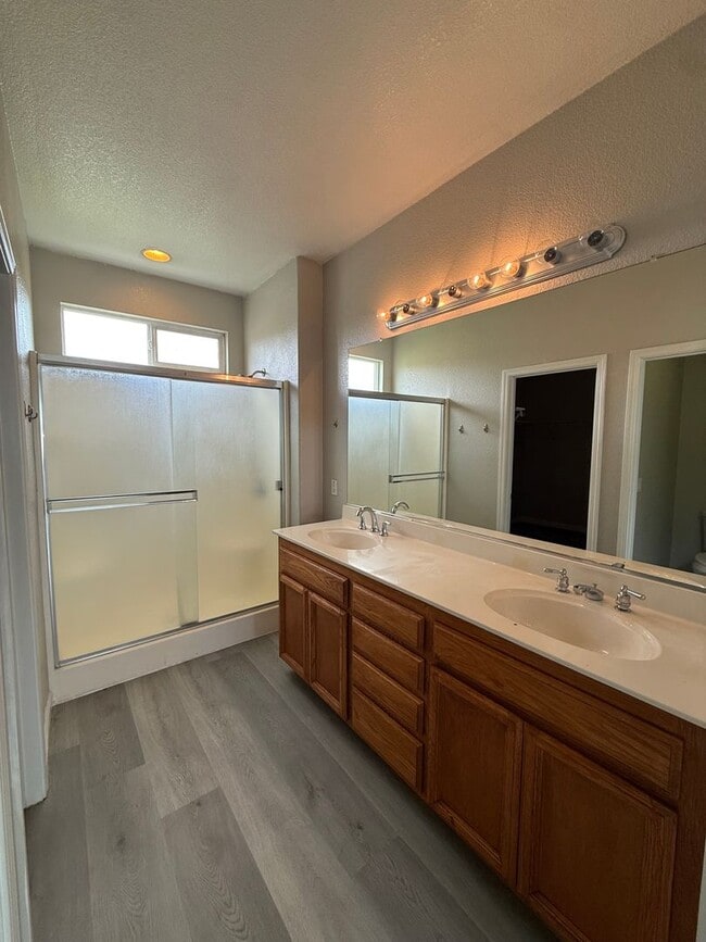 Building Photo - 4 Bed| 2.5 Bath | 2090 SF | Two Story | Tenant pays $175 monthly for WS&G