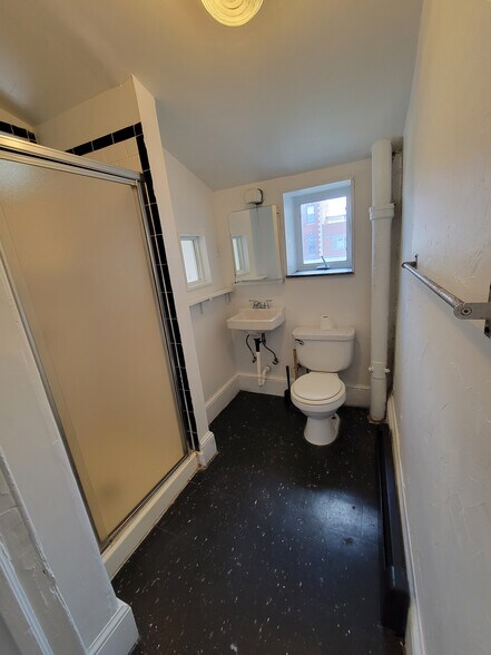 Building Photo - 1863 Frankford Ave