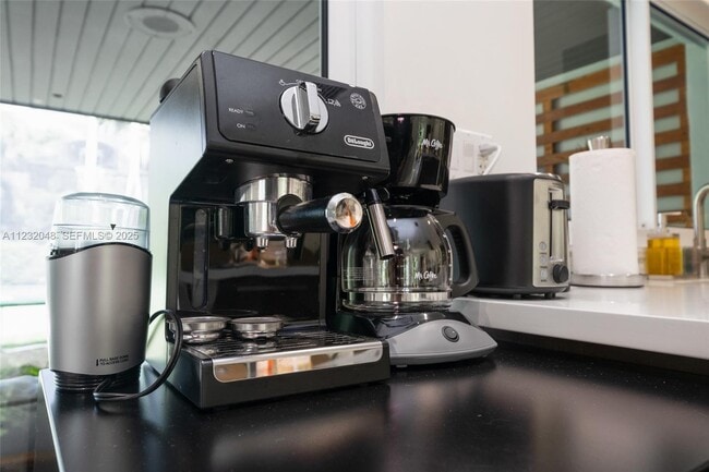 Building Photo - 7544 SW 78th Terrace