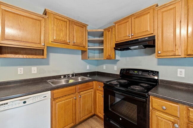 Building Photo - 5410 Campbell Ave