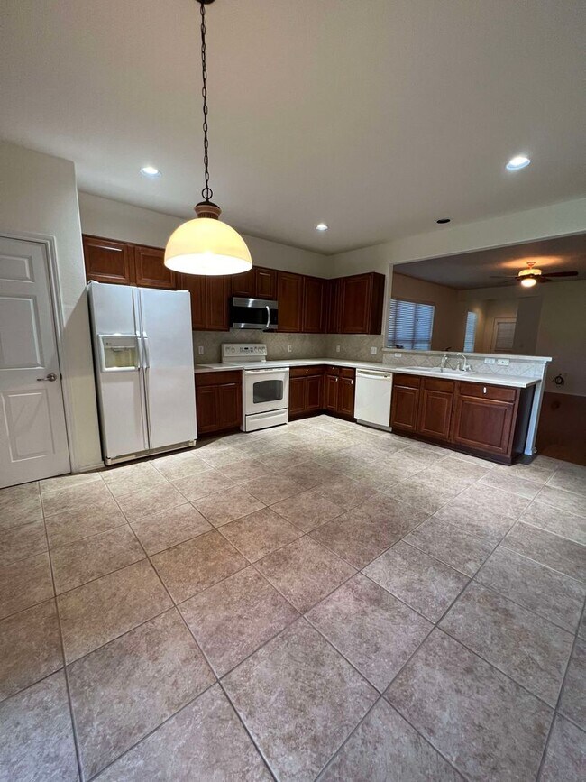 Building Photo - 815 Prairie Grass Ln