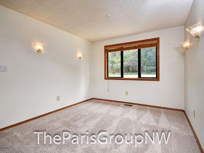 Building Photo - 14655 NE 179th St