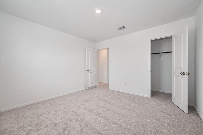 Building Photo - 26751 Prairie Smoke Ln