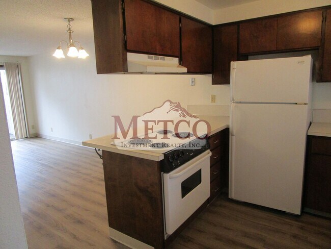 Building Photo - 04703