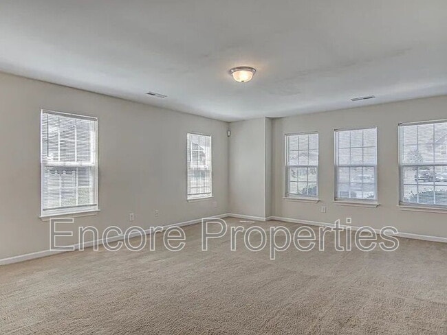 Building Photo - 4293 Youngstown Dr