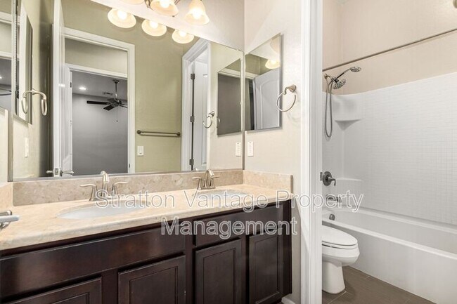 Building Photo - 21004 E Sunset Dr