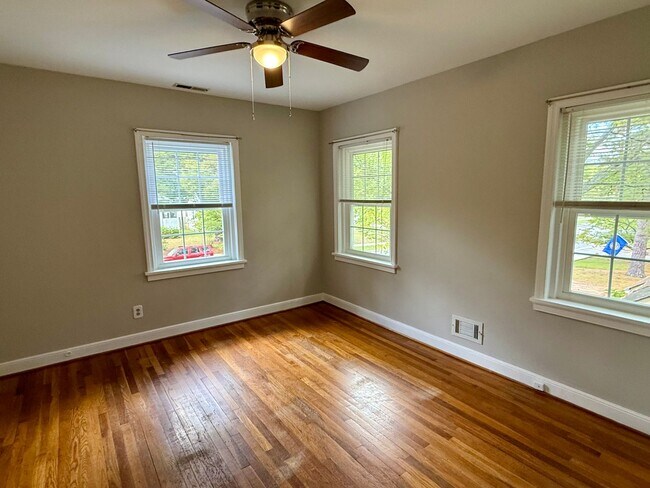 Building Photo - Updated 3BR Home in Coveted Forest Hill Pa...