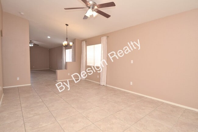 Building Photo - Corner Lot 3 Bed 2 Bath Home Near El Conquistador Golf