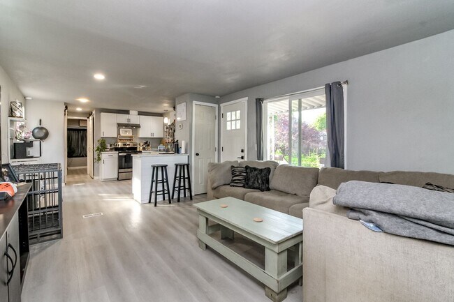 Building Photo - Updated 2 bedroom manufactured home on large corner lot