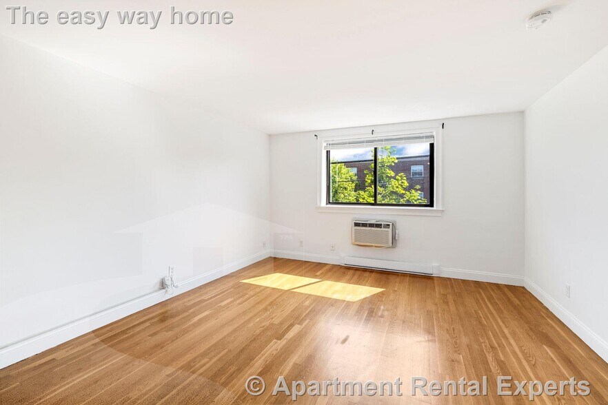 Building Photo - 134 Summer St