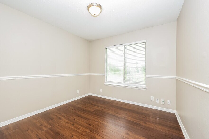 Building Photo - 114 Tedder Blvd
