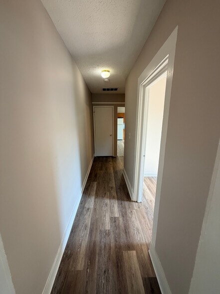Building Photo - 1307 E Market St