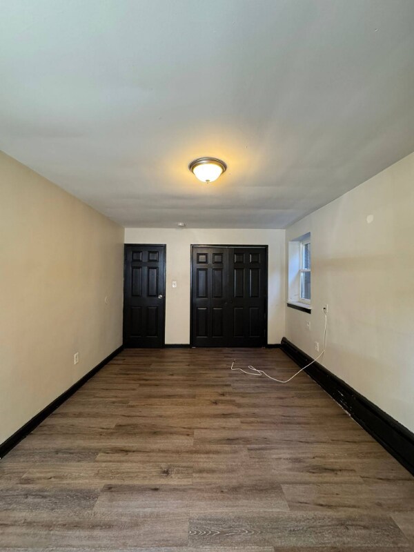 Building Photo - 291 Wainwright St