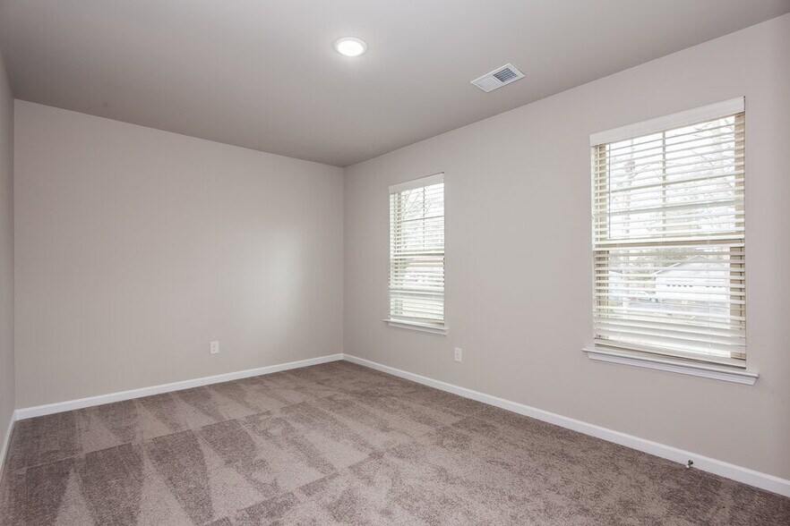 Building Photo - 1013 Helms Rd