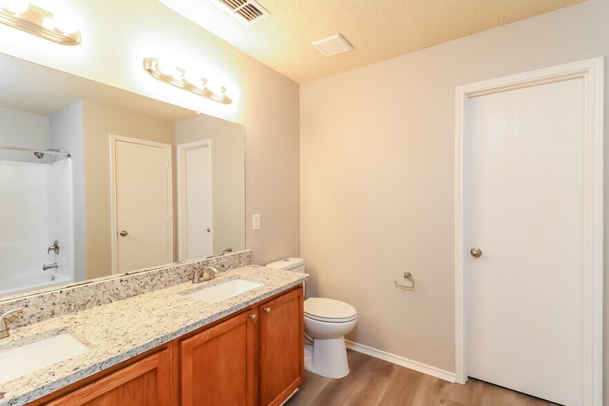 Building Photo - 3951 Fox Run Dr