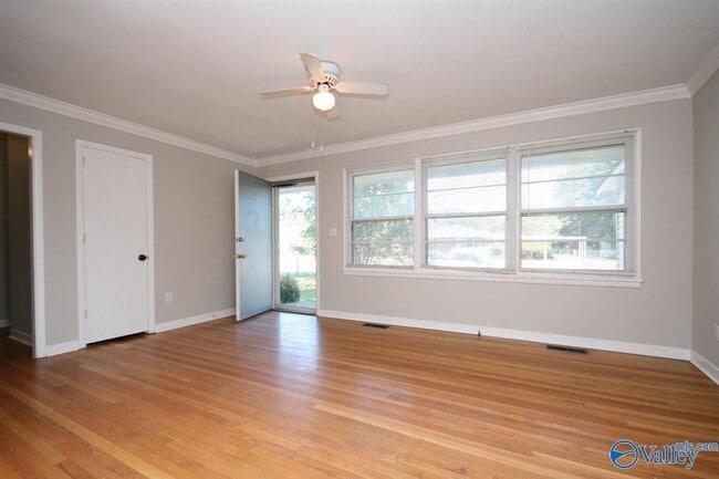 Building Photo - 403 Arthur St NW