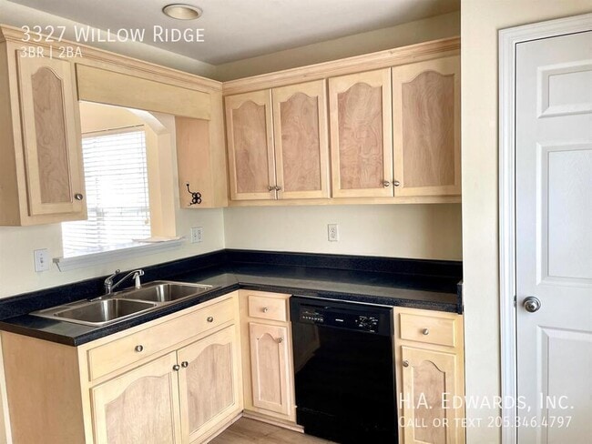 Building Photo - 3327 Willow Ridge Ln