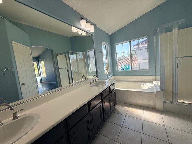 Building Photo - Stunning 5-Bedroom Pool Home in Corona is now available for rent