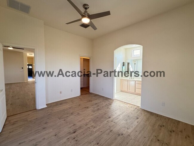 Building Photo - Gated Two Bedroom Home