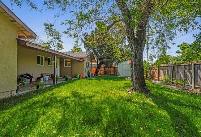 Building Photo - 1825 College Ave