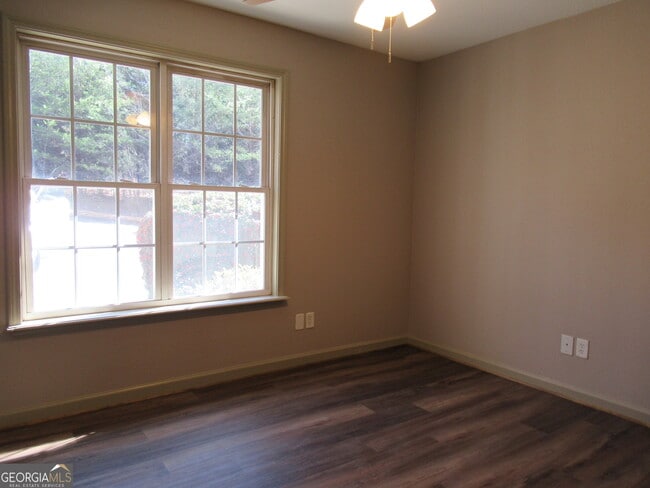 Building Photo - 95 Live Oak Rd