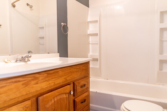 Building Photo - 1105 Hamilton Way