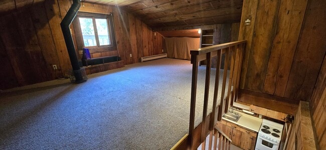 Building Photo - Charming 1-bedroom cottage nestled just 4 miles west of downtown Sebastopol in the heart of West ...