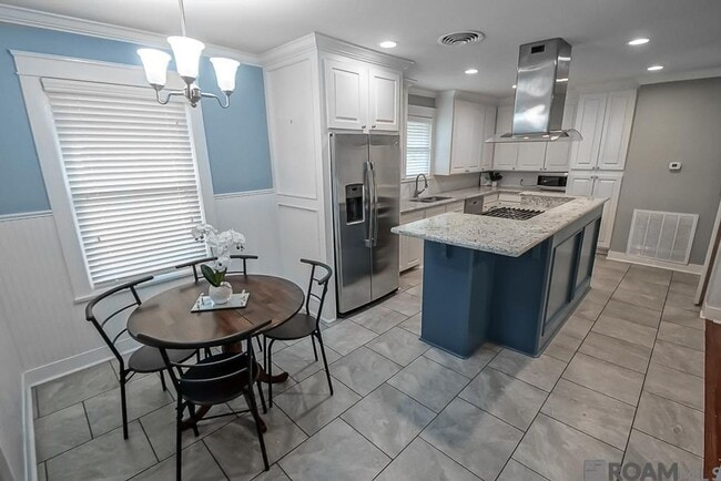 Building Photo - Mid-City Luxury Rental – 4 Bed / 3 Bath