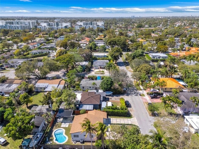 Building Photo - 6376 SW 20th St