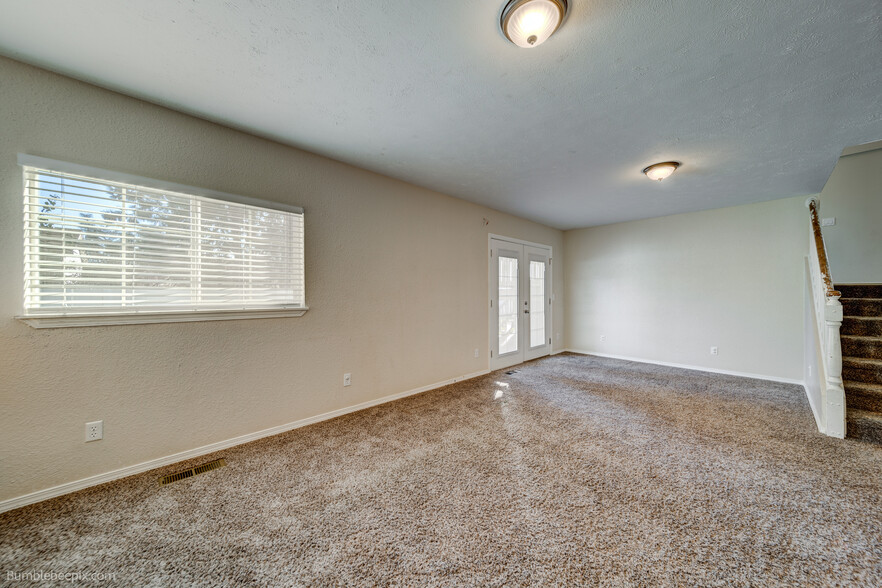 Family Room - 5804 N Silver Pine Ct