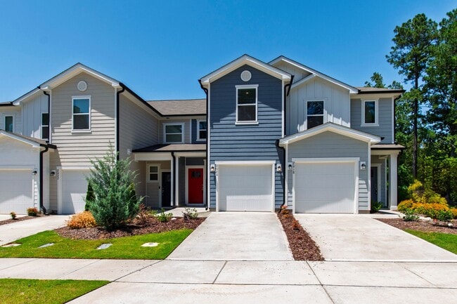 Building Photo - Modern 3-Bedroom Townhome with Luxury Fini...